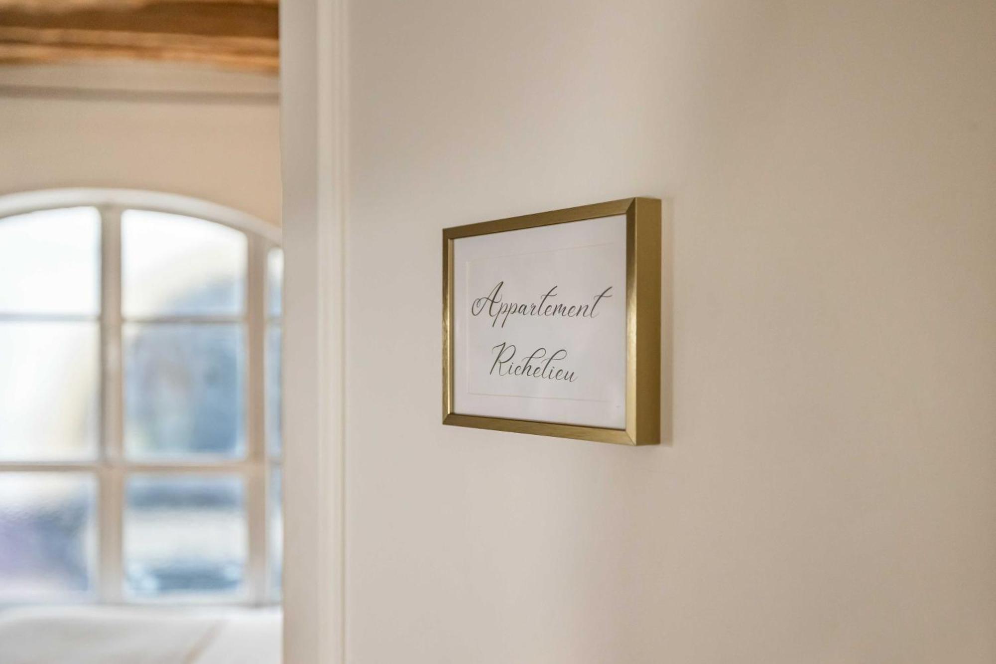 Superb Historical Next To Louvre And Opera Appartement Parijs