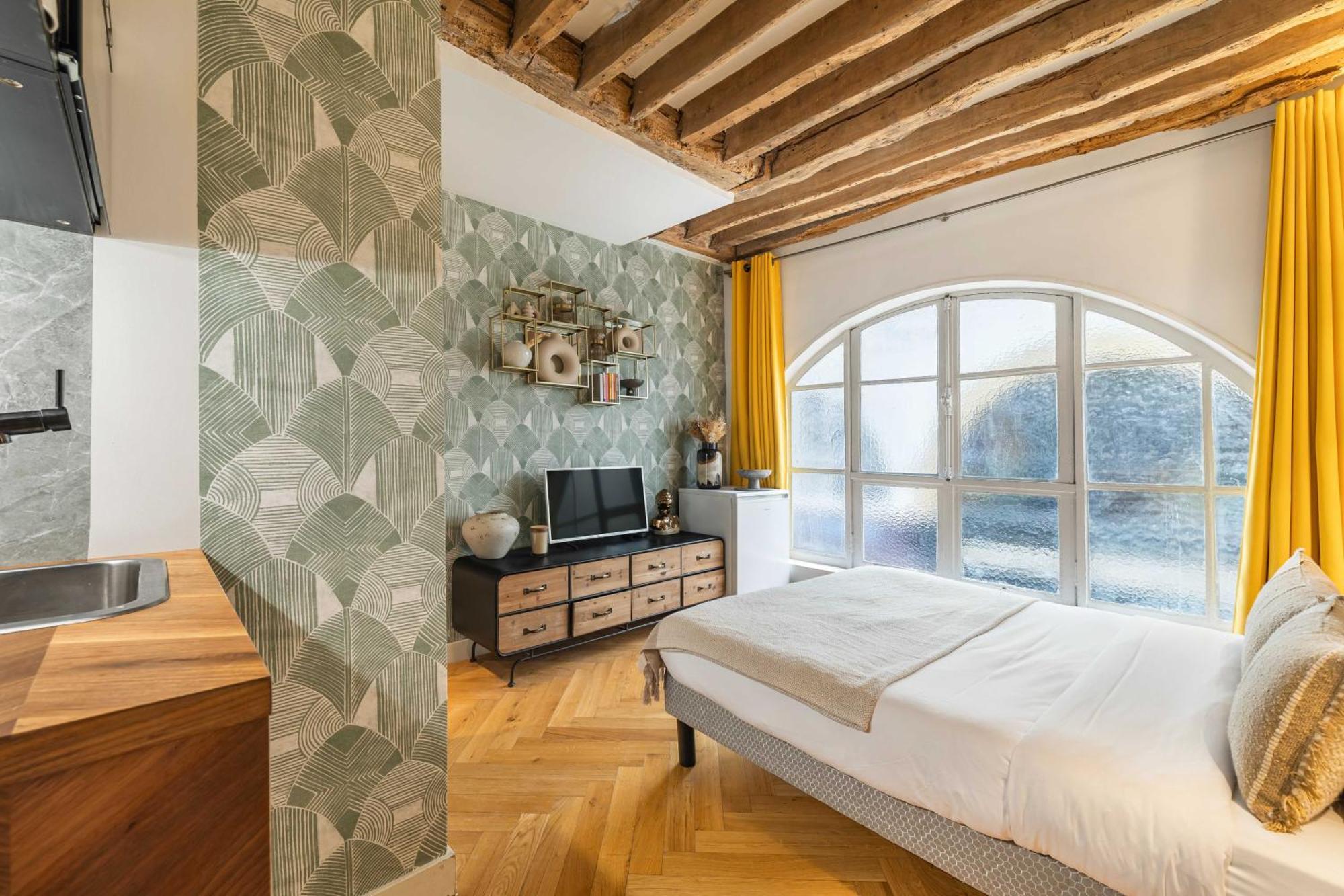 Superb Historical Next To Louvre And Opera Appartement *